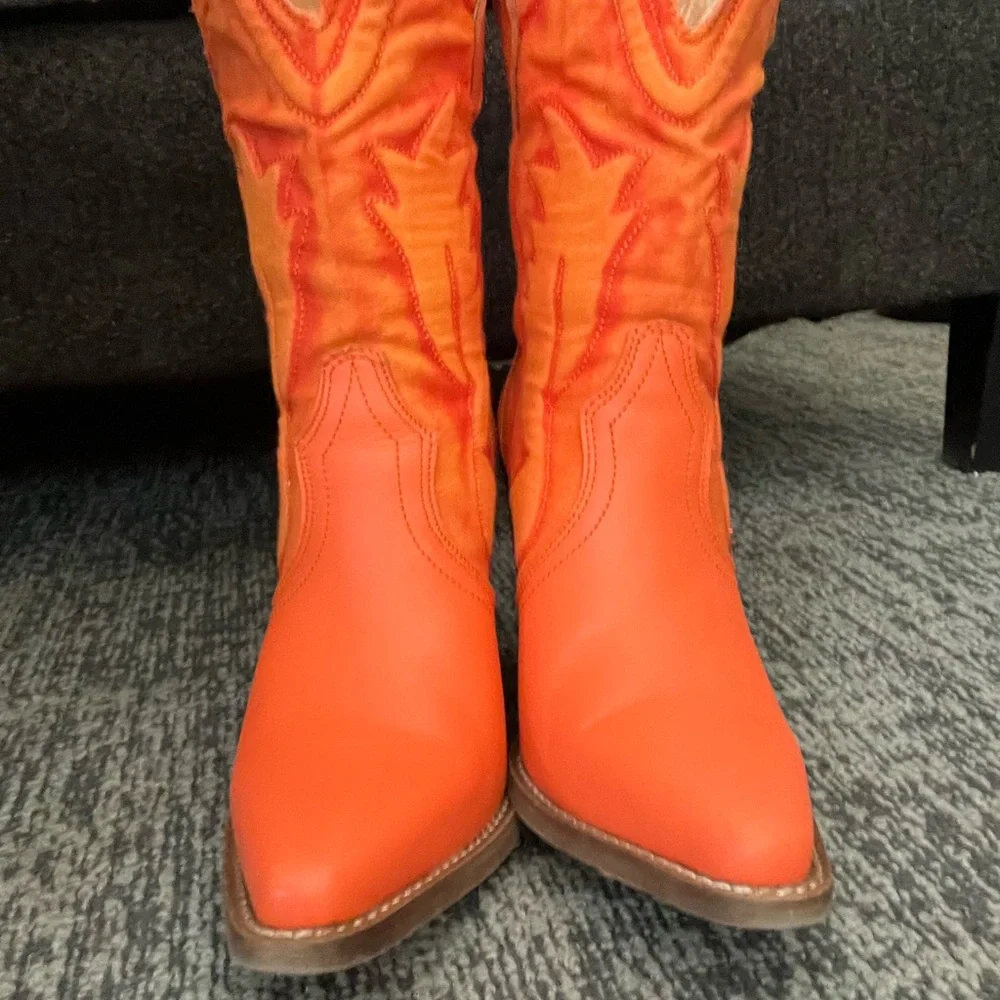 Dingo Tipsy Bootie Women’s Orange Western-Style High Heel Boots - Picture 2 of 7